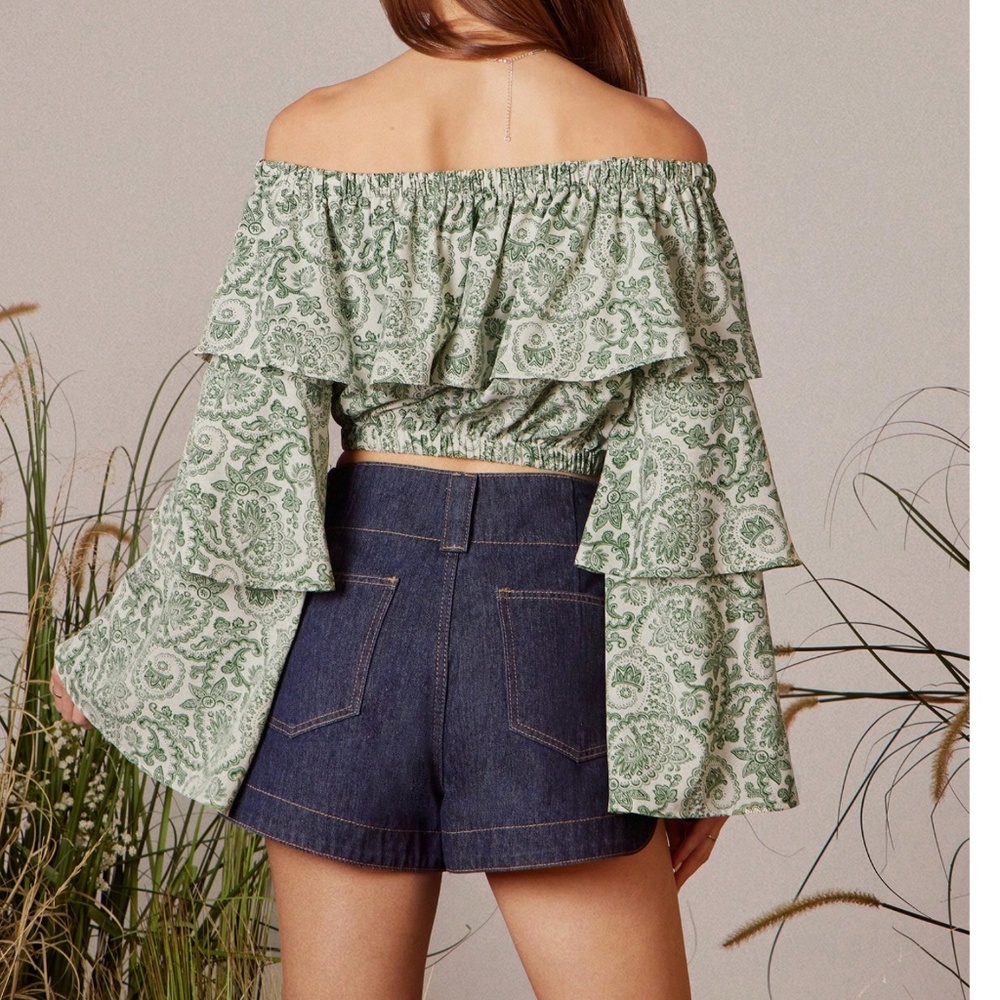 Boho Paisley Print Off Shoulder ruffle Bell Sleeve Cropped Top - Picture 4 of 4
